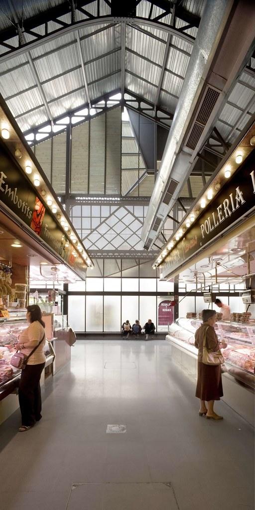 Barceloneta Specialists Steer Through Normalization With Focused Local Strategies