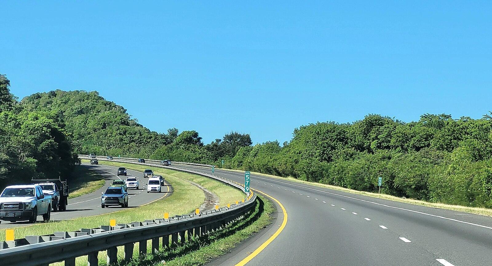 Autopista PR 22, Barceloneta, Puerto Rico (1)