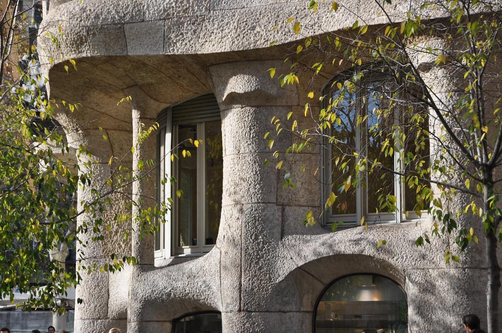 Catalan Parliament Directs €35 Million to Eixample Libraries and Youth Centers